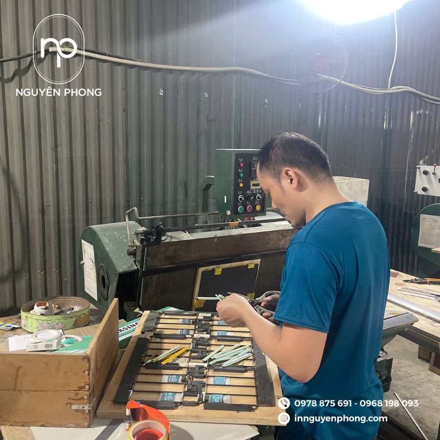 Thiết bị máy móc tại xưởng in Nguyên Phong